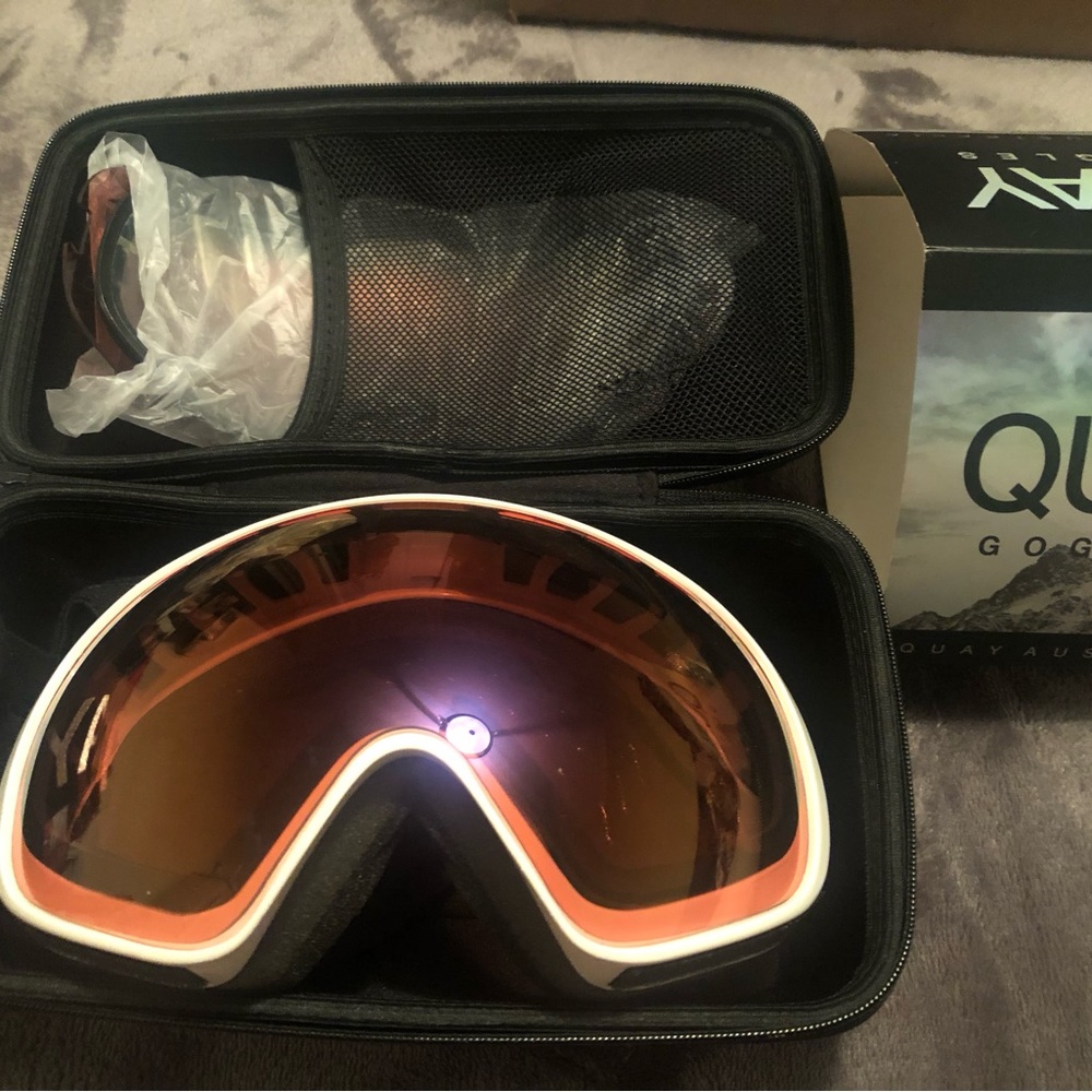 NOT FOR SALE 
Quay Australia ski goggles, anti fog with extra lenses